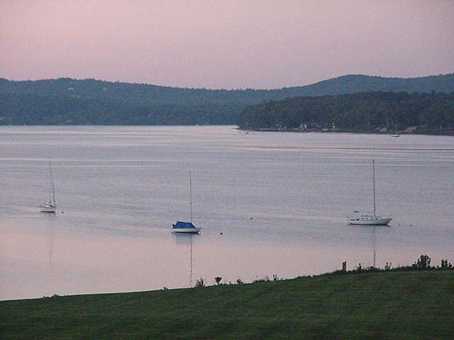 motelmorning.JPG, 10/1/04, 30 kB