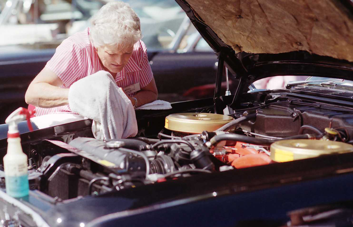(sm) Detailing Engine).jpg, 8/30/2005, 538 kB